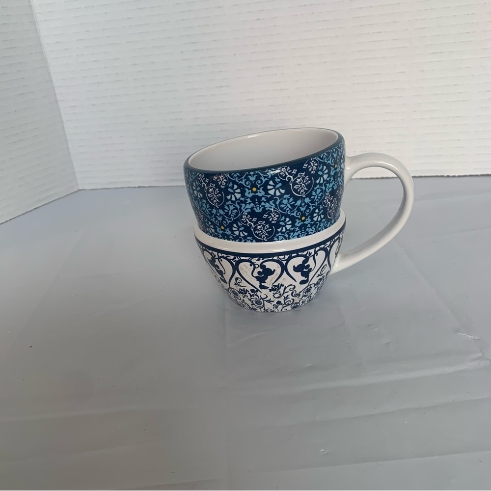 β Disney Limited Edition Mad-Hatter Stacked Tea Cup β - Picture 2 of 4